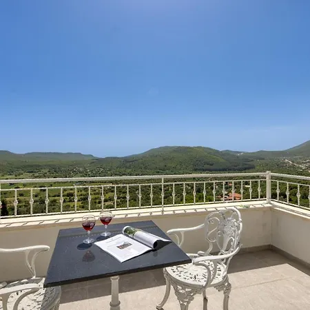 Poeta Villa