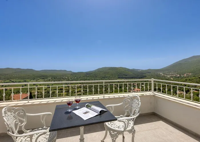 Cukurbag Koeyue Doga Manzarali Poeta וילה